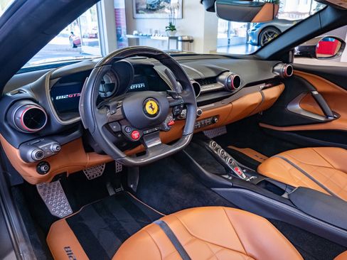 Used 2021 Ferrari 812 GTS image 9
