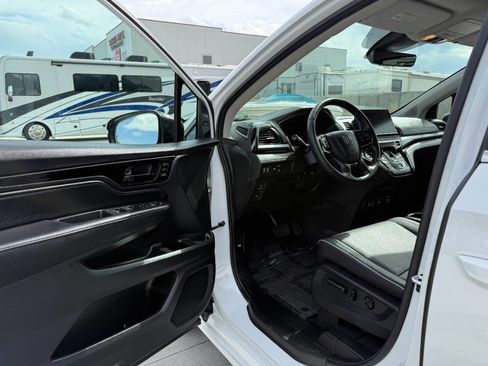 Used 2026 Honda Odyssey Elite image 15