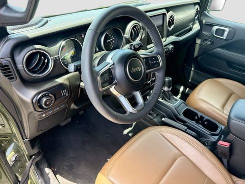Used 2023 Jeep Wrangler Unlimited Sahara w/ Cold Weather Group AWD/4WD image 10