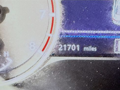 Used 2025 Nissan Sentra SV FWD image 16