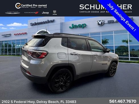 Used 2022 Jeep Compass Latitude FWD image 7