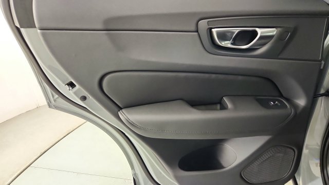 Used 2027 Volvo XC60 B5 Core AWD/4WD image 27