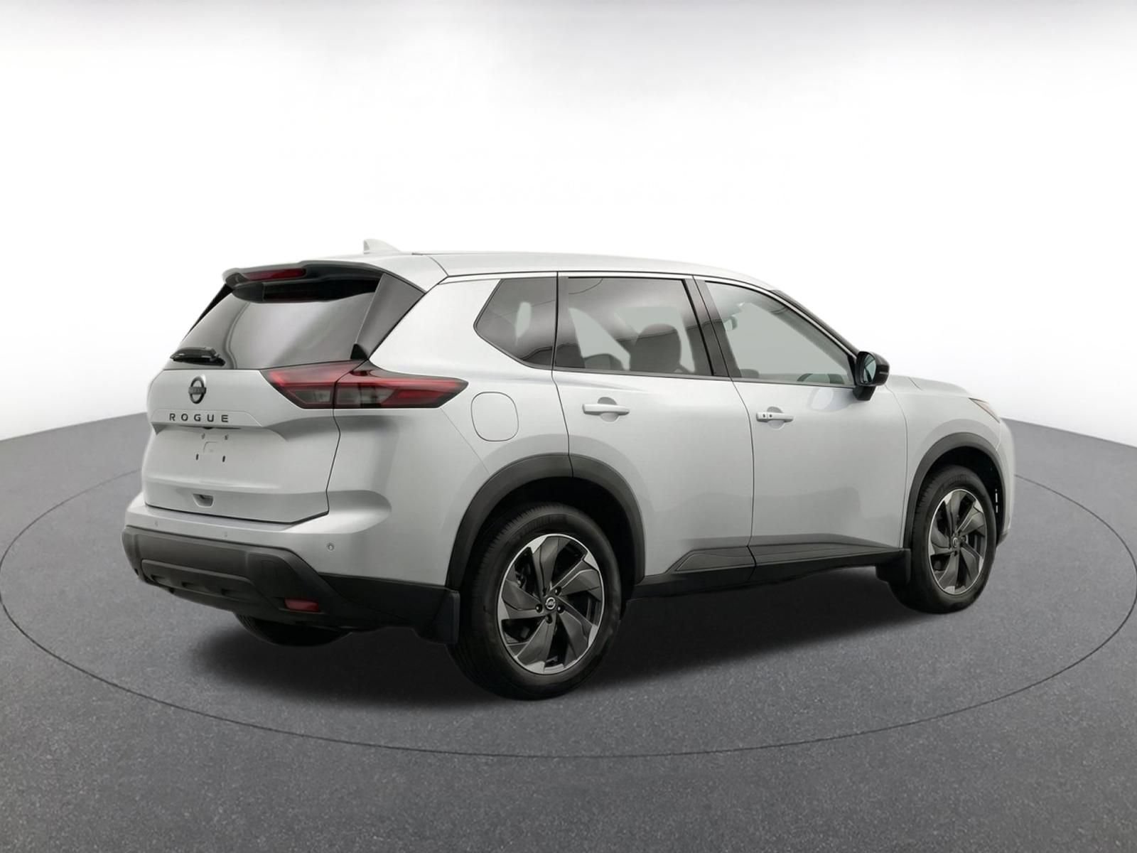Used 2025 Nissan Rogue SV AWD/4WD image 8