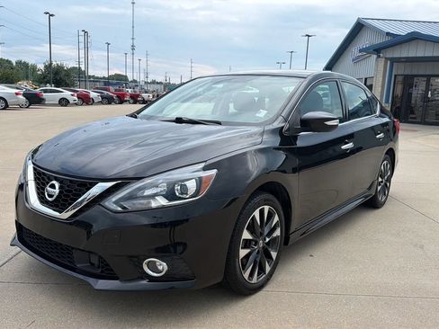 Used 2019 Nissan Sentra SR FWD image 3