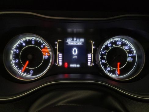 Used 2020 Jeep Cherokee Latitude Plus image 23