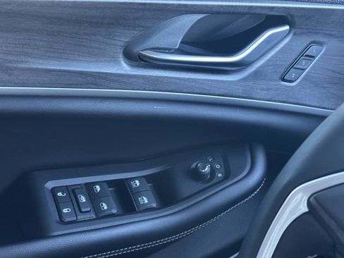 Used 2023 Jeep Grand Cherokee L Limited w/ Luxury Tech Group II image 35