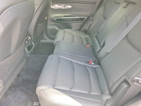 Used 2025 Genesis GV70 2.5T AWD/4WD image 9