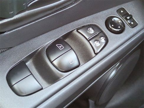 Used 2024 Nissan Kicks S image 22