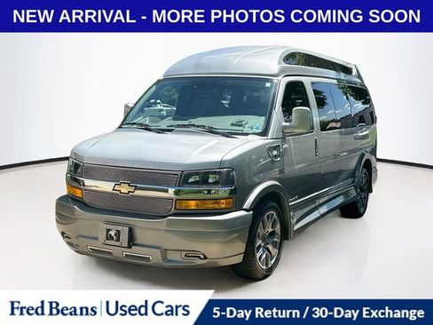 Used 2022 Chevrolet Express 2500 w/ Enhanced Convenience Package RWD image 3