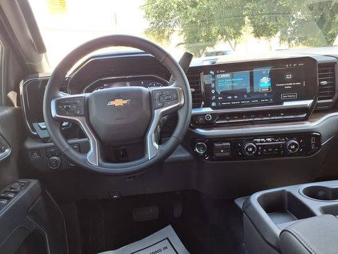 Used 2025 Chevrolet Silverado 1500 LT w/ Safety Package AWD/4WD image 17
