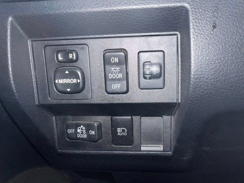 Used 2018 Toyota Tundra SR5 w/ SR5 Upgrade Package AWD/4WD image 21