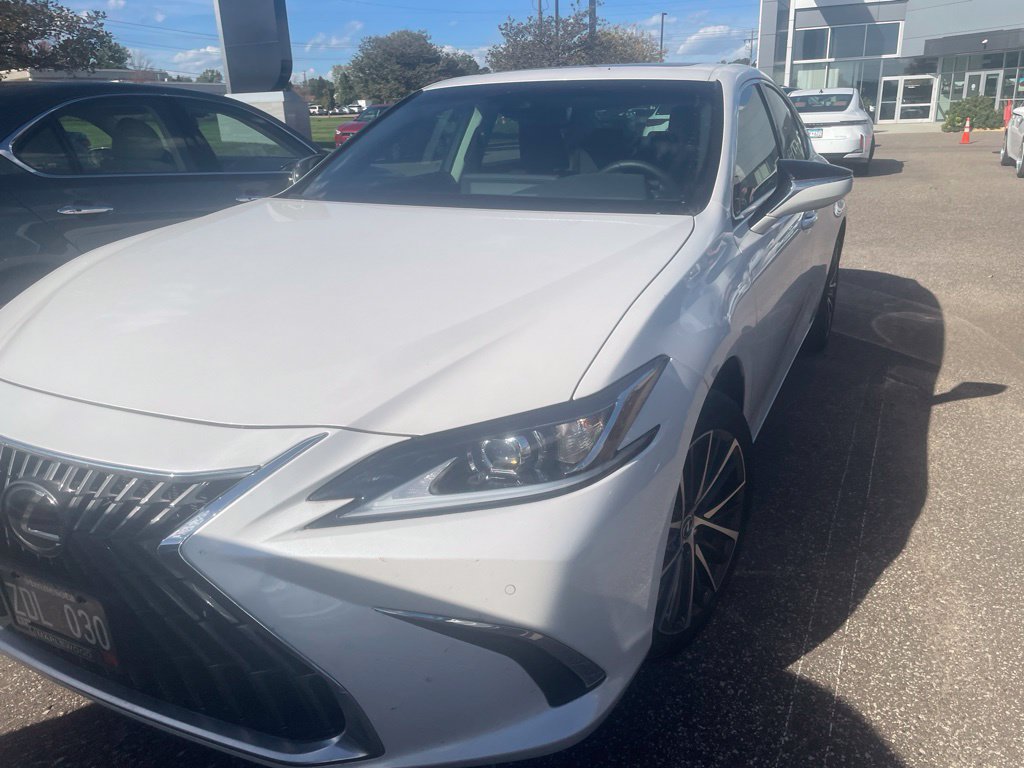 Used 2024 Lexus ES 250 w/ Premium Package AWD/4WD image 5