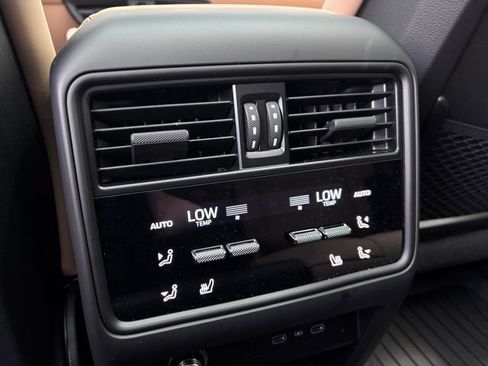 Certified 2026 Porsche Cayenne Coupe AWD/4WD image 27