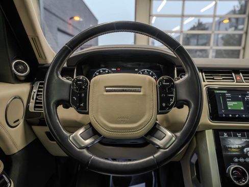 Used 2019 Land Rover Range Rover HSE image 9