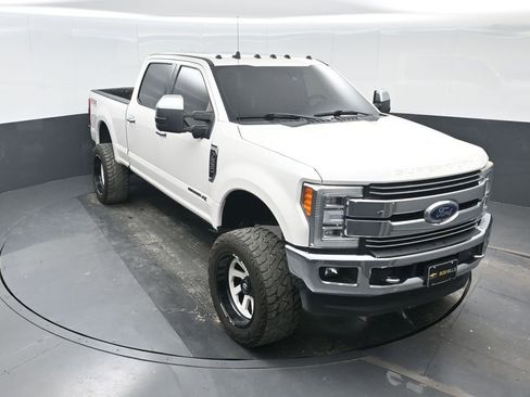 Used 2019 Ford F250 Lariat w/ Lariat Ultimate Package image 24