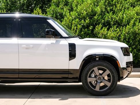 New 2026 Land Rover Defender 110 X-Dynamic SE AWD/4WD image 13