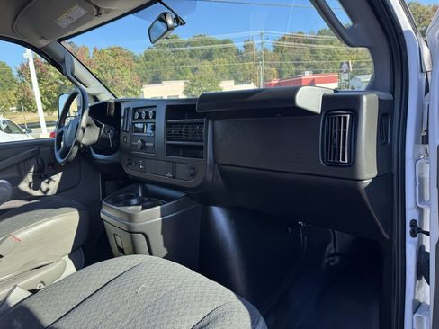 Used 2024 GMC Savana 2500 Work Van w/ Driver Convenience Package image 22