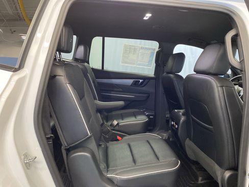 Used 2025 Buick Enclave Sport Touring image 43