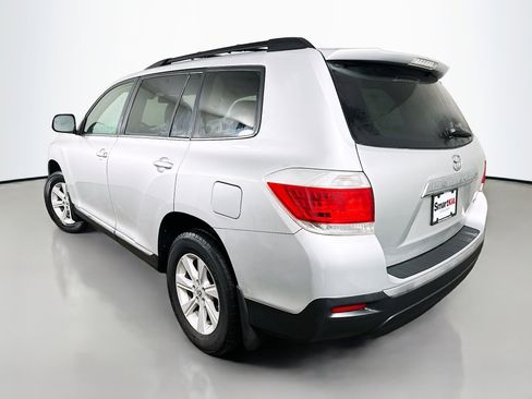 Used 2012 Toyota Highlander SE w/ Tow Pkg image 5