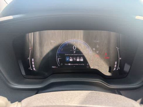 Used 2026 Toyota Corolla SE FWD image 5