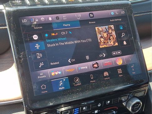 Used 2025 Jeep Grand Cherokee Summit w/ Obsidian Package AWD/4WD image 17