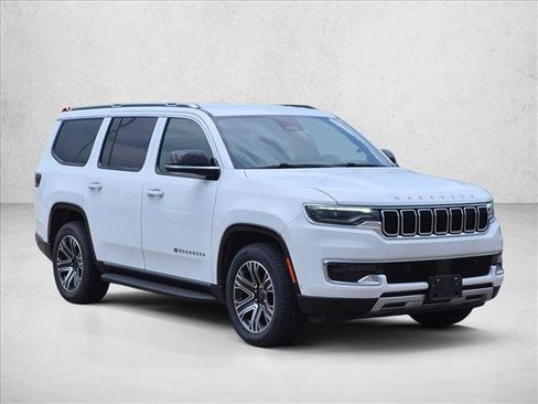 Used 2024 Jeep Wagoneer Series II w/ Flexible Seating Group AWD/4WD image 3