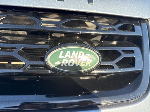 Used 2019 Land Rover Discovery Sport SE image 18