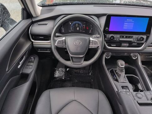 Certified 2024 Toyota Grand Highlander FWD image 16