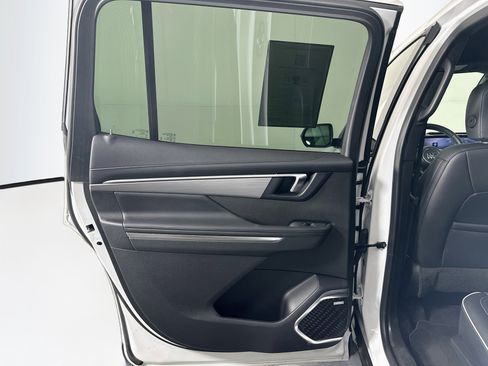 Used 2025 Buick Enclave Preferred FWD image 26