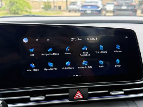 Used 2025 Hyundai Elantra SEL image 21