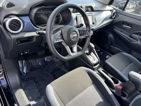 Used 2025 Nissan Versa SV FWD image 17