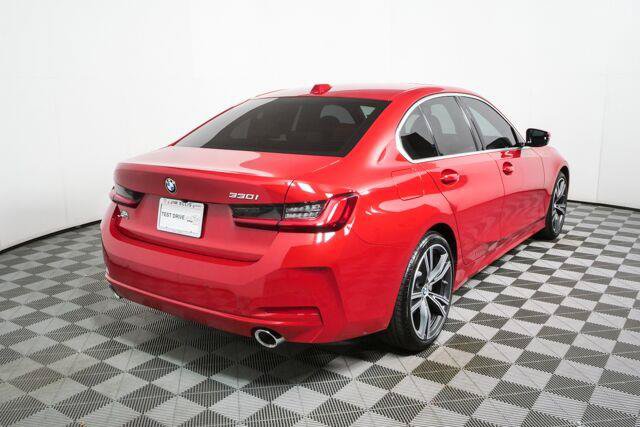 Used 2024 BMW 330i Sedan w/ Convenience Package RWD image 3