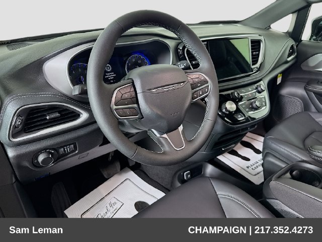 New 2027 Chrysler Pacifica Select FWD image 9