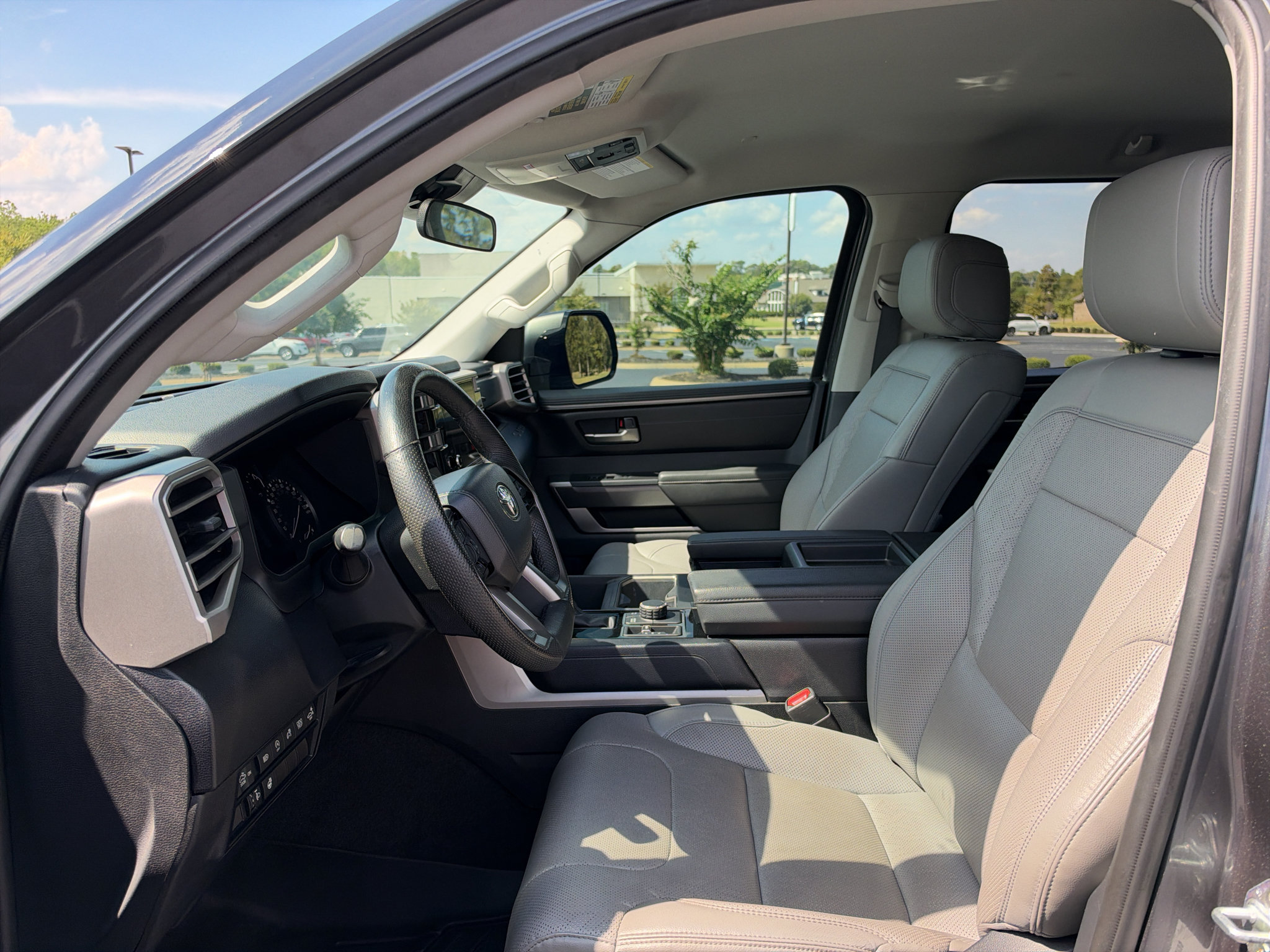 Used 2023 Toyota Tundra SR5 w/ SR5 Premium Package AWD/4WD image 11