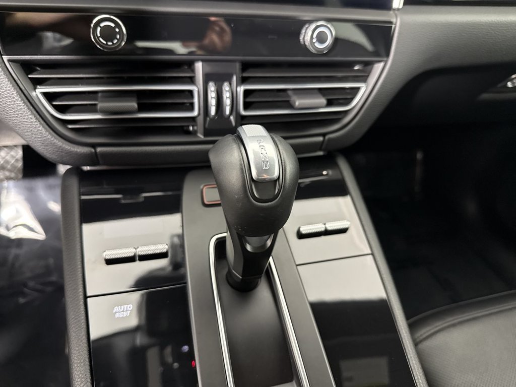 Certified 2024 Porsche Macan S AWD/4WD image 33