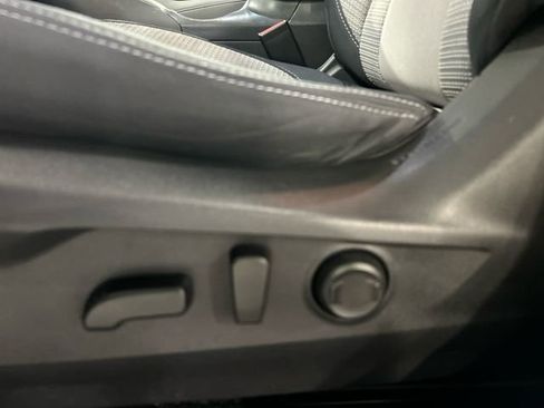 Used 2022 Subaru Outback Premium image 11