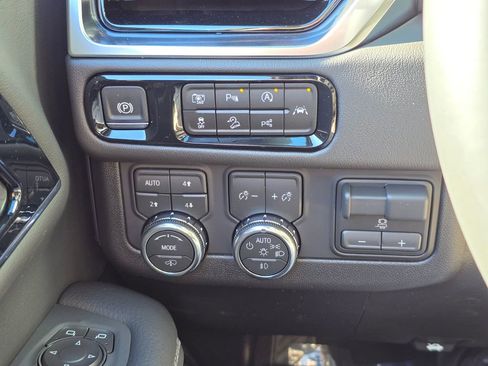 New 2026 GMC Yukon XL Denali w/ Denali Reserve Package image 67