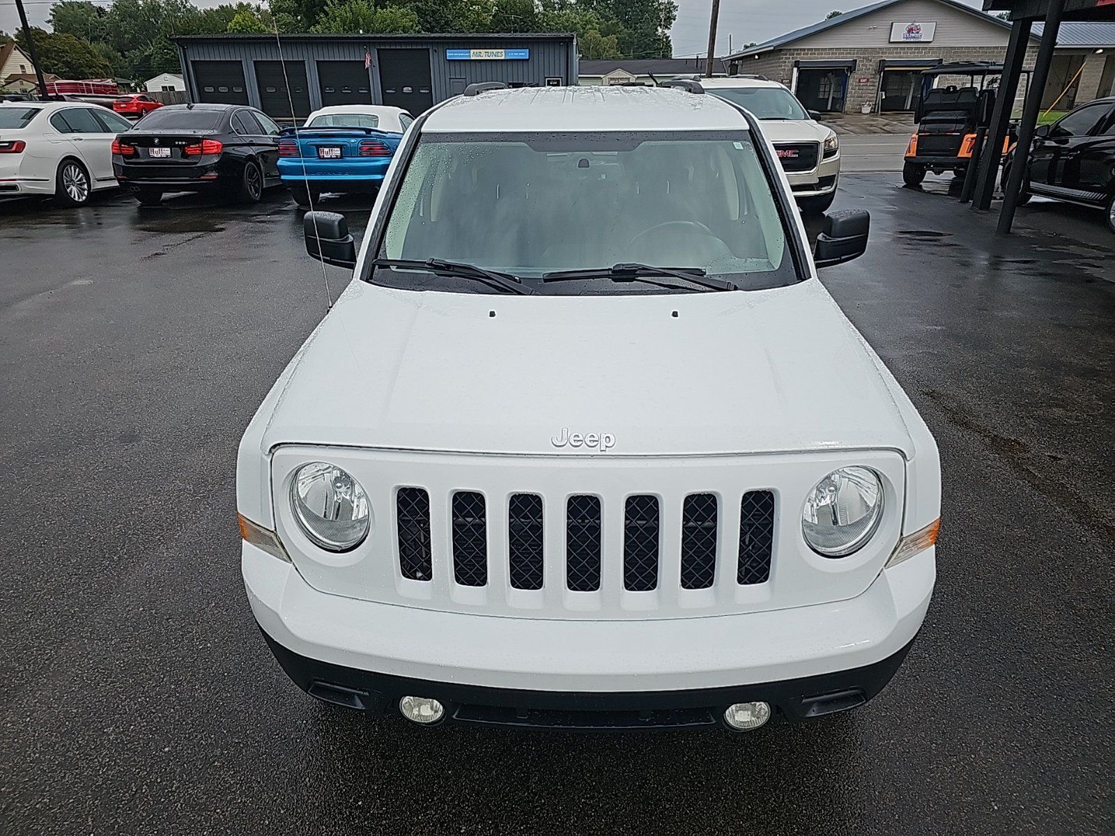 Used 2015 Jeep Patriot Latitude AWD/4WD image 9