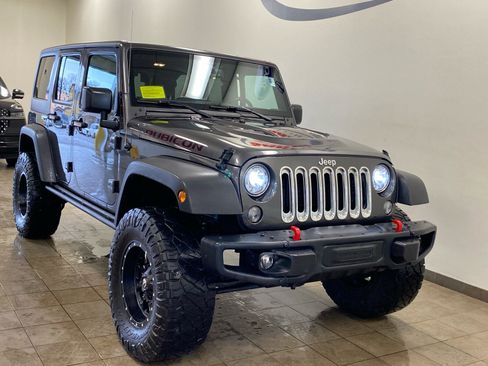 Used 2017 Jeep Wrangler Unlimited Rubicon image 2