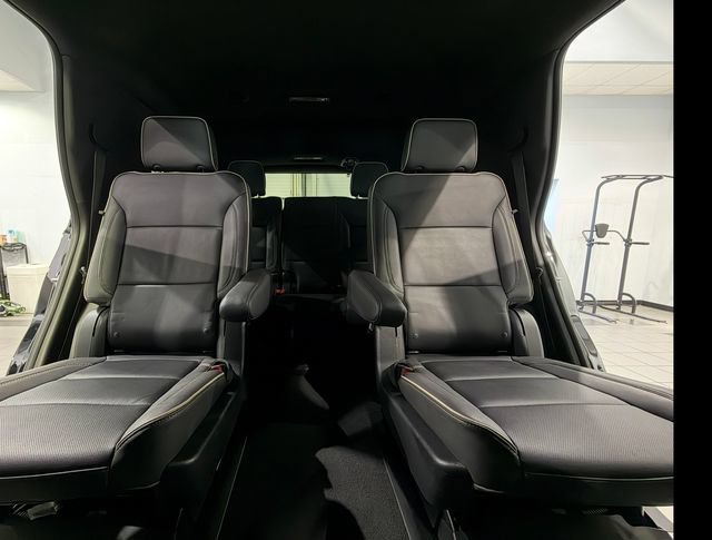 Used 2025 Chevrolet Tahoe Premier AWD/4WD image 28