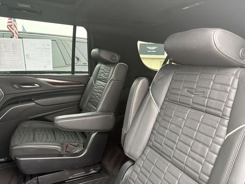 Certified 2023 Cadillac Escalade ESV Sport Platinum w/ LPO, ONYX Package image 23