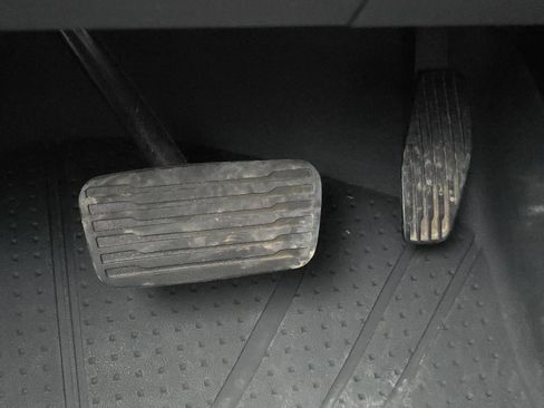 Used 2022 Chevrolet Silverado 1500 LT w/ Z71 Off-Road Package image 42