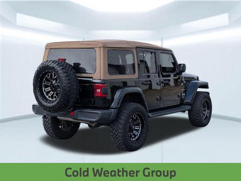 Used 2022 Jeep Wrangler Unlimited Sahara w/ LED Lighting Group AWD/4WD image 6