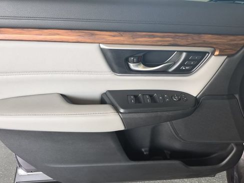 Used 2018 Honda CR-V Touring image 26