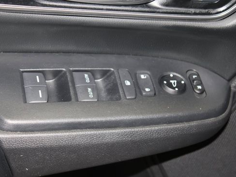 Used 2022 Honda CR-V Touring image 9