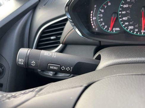 Used 2022 Chevrolet Trax LT w/ LT Convenience Package image 26