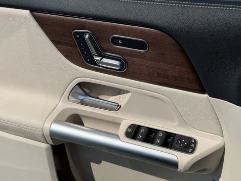 Used 2023 Mercedes-Benz GLA 250 4MATIC image 36