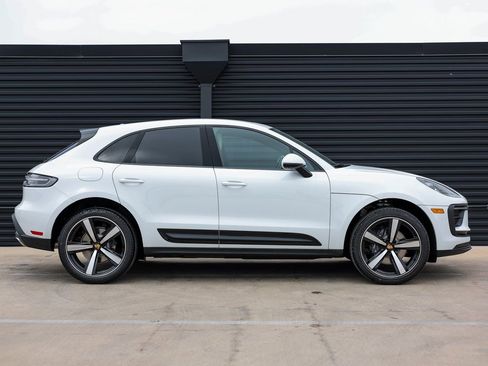 New 2026 Porsche Macan image 8