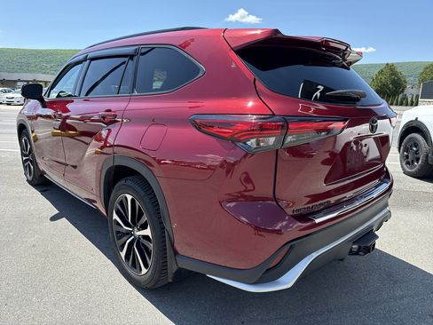 Used 2021 Toyota Highlander XSE AWD/4WD image 6