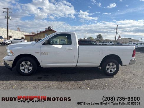 Used 2019 RAM 1500 Classic SLT image 4